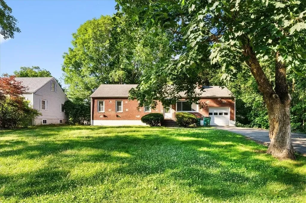 22 Memory Lane Poughkeepsie NY 12603