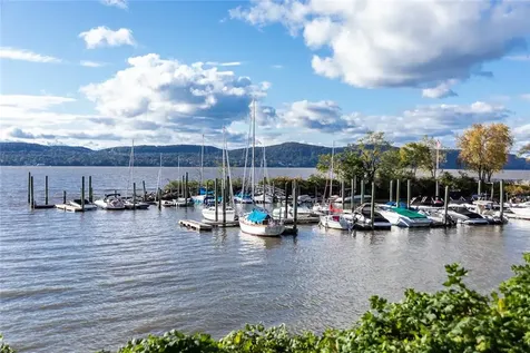 4 Lighthouse Landing Sleepy Hollow NY 10591