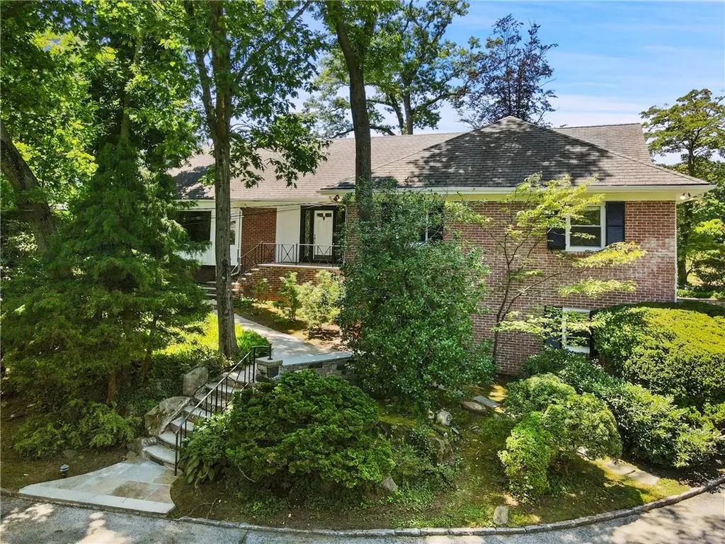 6 Bruce Road Mamaroneck NY 10543