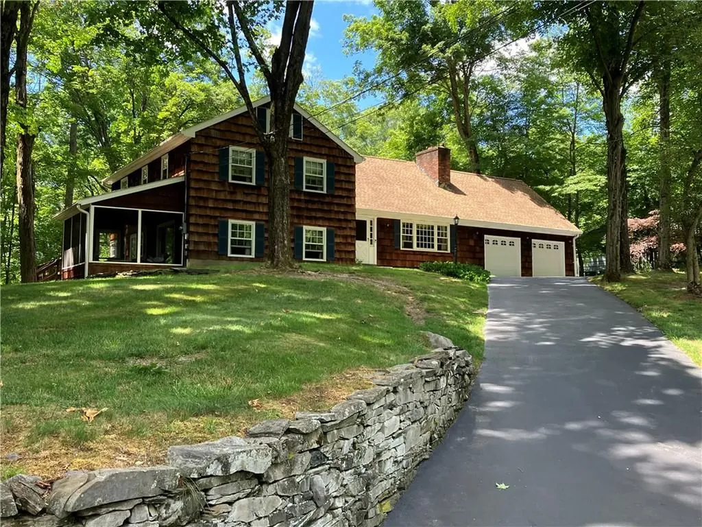 3 Maple Lane Hyde Park NY 12538