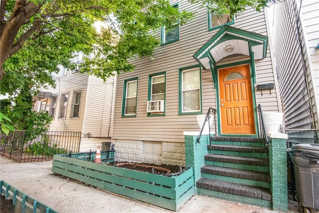 1721 Montgomery Place Bronx NY 10461