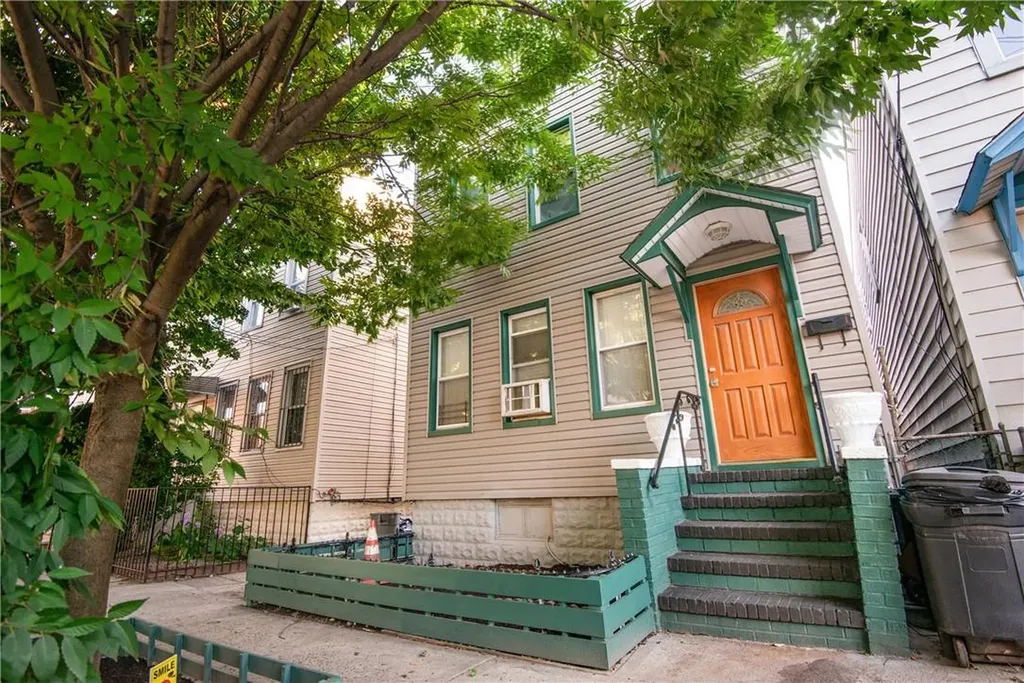 1721 Montgomery Place Bronx NY 10461