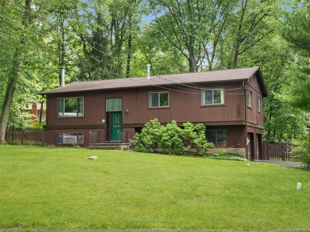 24 Renfrew Road Spring Valley NY 10977