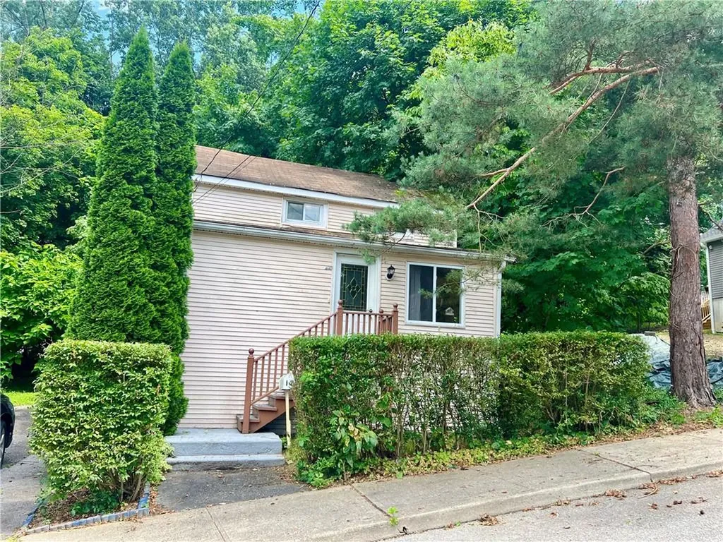 12 Saint Lukes Place Beacon NY 12508
