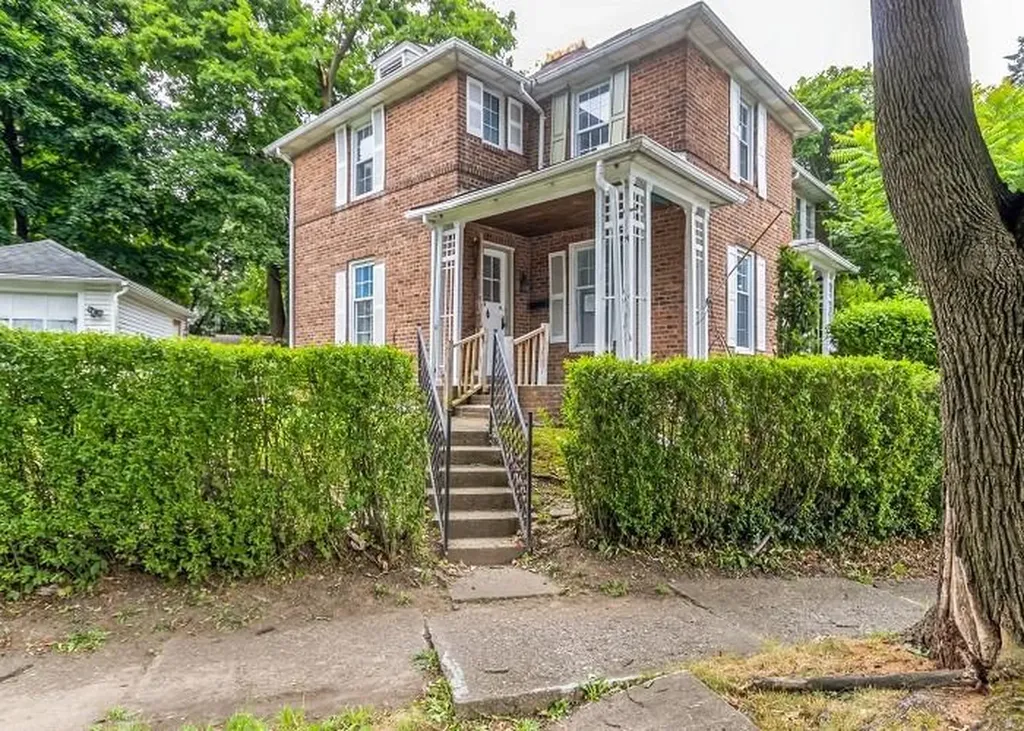 10 Bush Avenue Newburgh NY 12550
