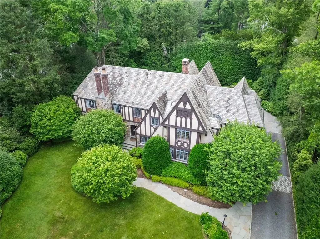 39 Hampton Road Scarsdale NY 10583