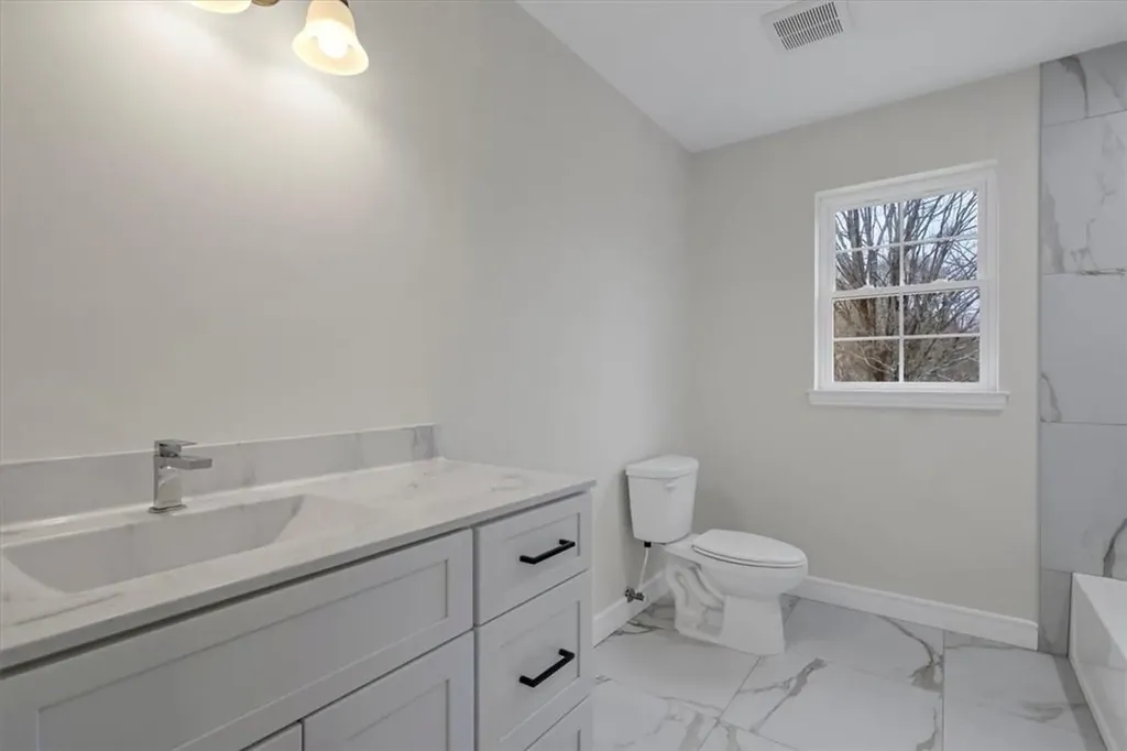 52 Scenic View Lane Marlboro NY 12542