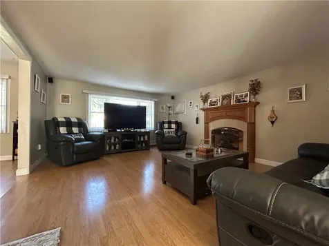 27 Essex Road Poughkeepsie NY 12601