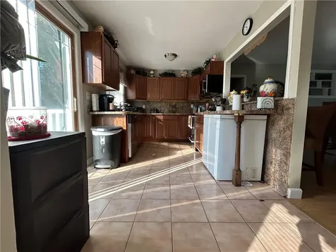 27 Essex Road Poughkeepsie NY 12601