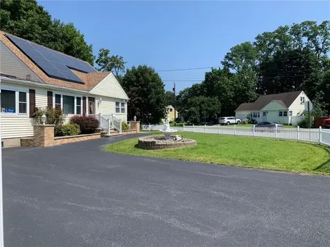 27 Essex Road Poughkeepsie NY 12601