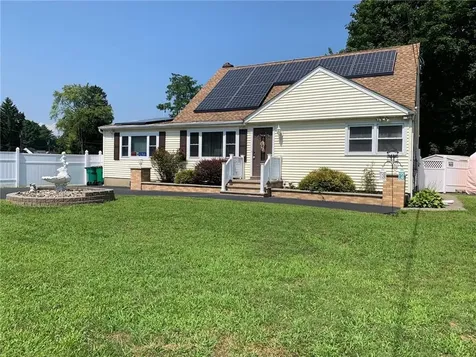 27 Essex Road Poughkeepsie NY 12601