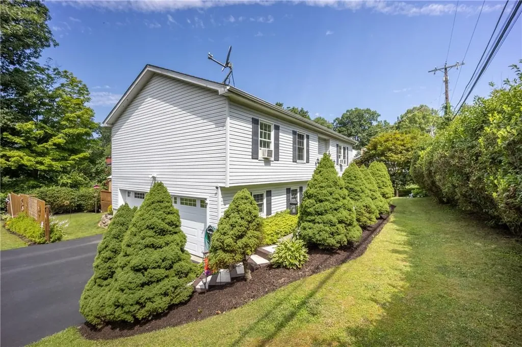 19 Iroquois Road Patterson NY 12563