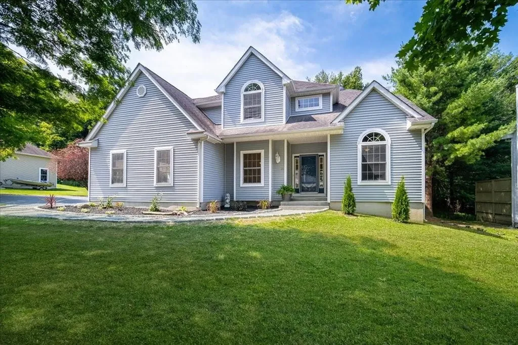 16 Exeter Circle Beacon NY 12508
