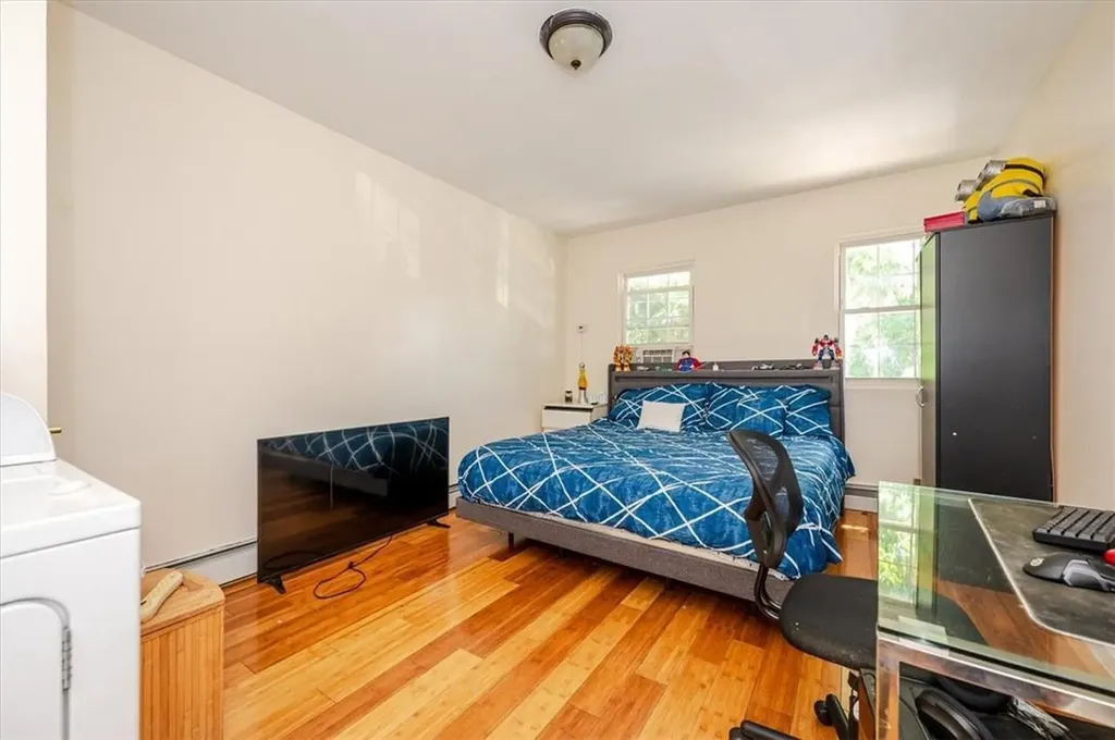847 E 221st Street Bronx NY 10467