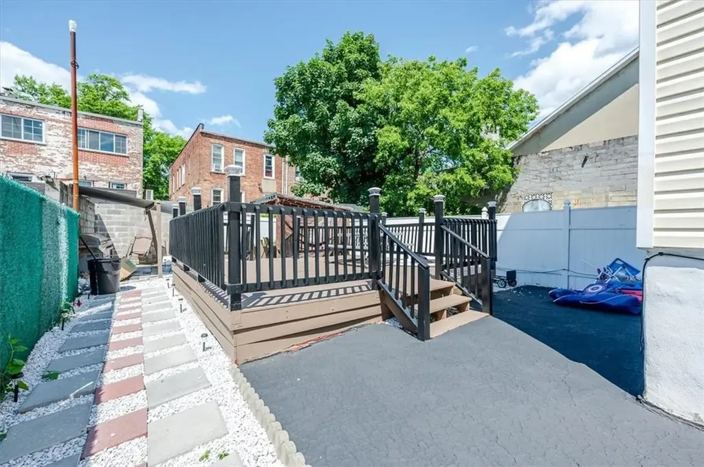847 E 221st Street Bronx NY 10467
