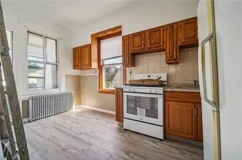 43 Oak Street Yonkers NY 10701