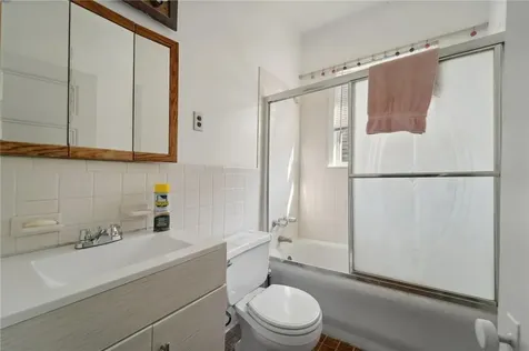 43 Oak Street Yonkers NY 10701