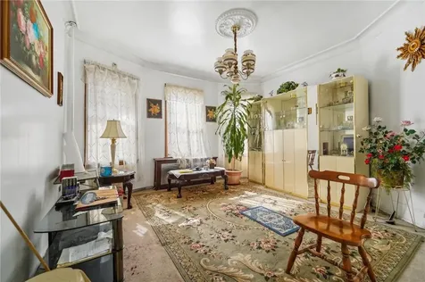 43 Oak Street Yonkers NY 10701