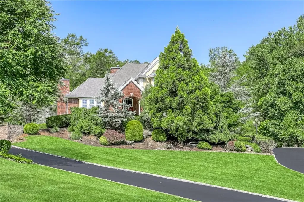 21 Katavolos Drive Tomkins Cove NY 10986