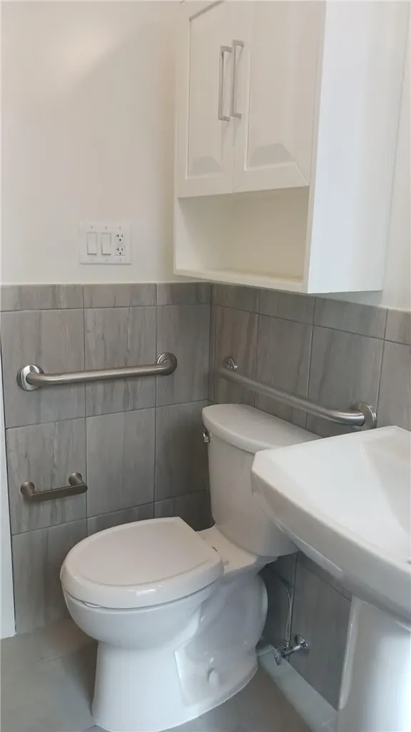 943 Teller Avenue Bronx NY 10451