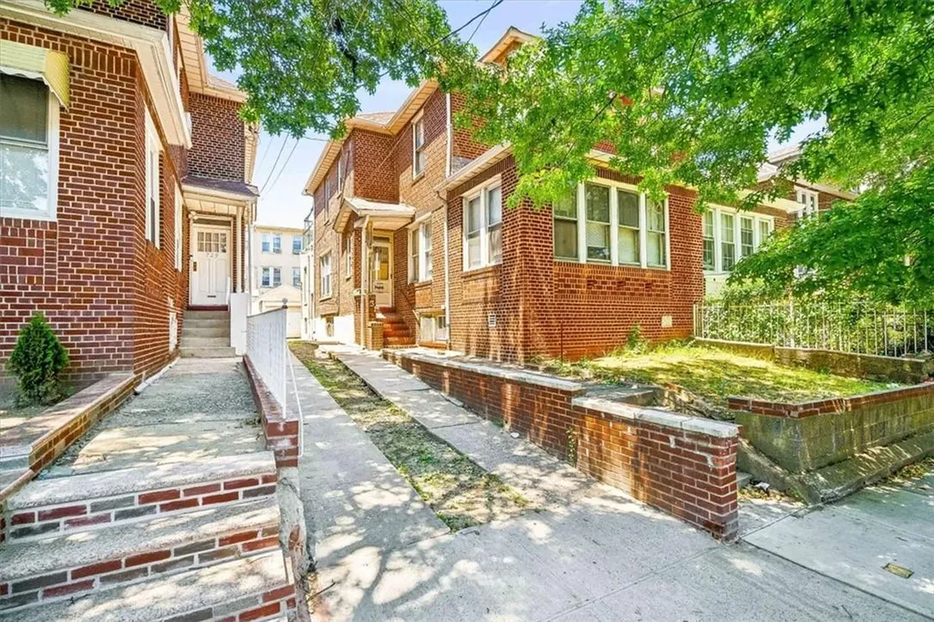 731 Rosedale Avenue Bronx NY 10473