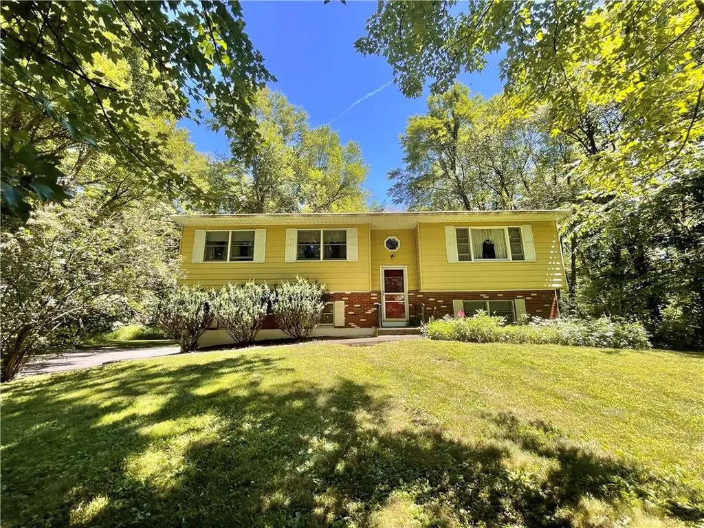 18 Shadow Lane Hopewell Junction NY 12533