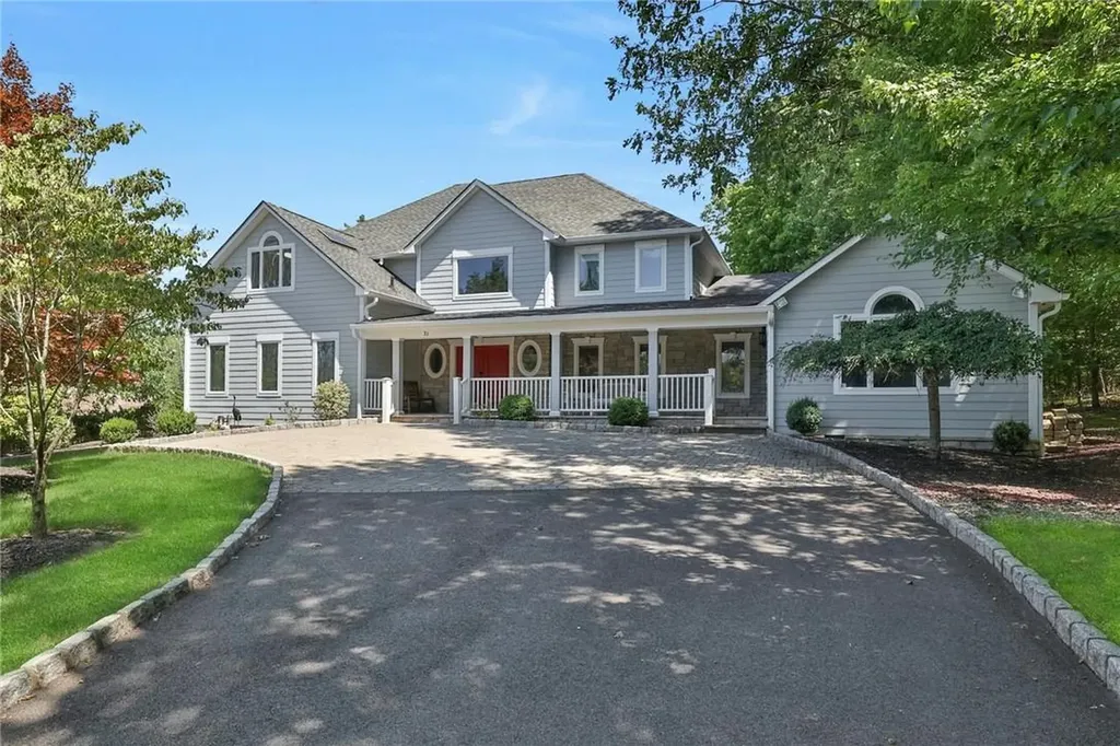 21 Valenza Lane Blauvelt NY 10913