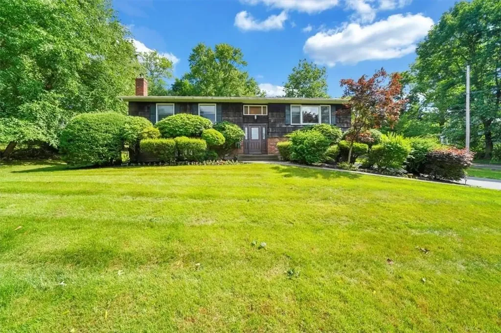 2 Aura Drive Valley Cottage NY 10989