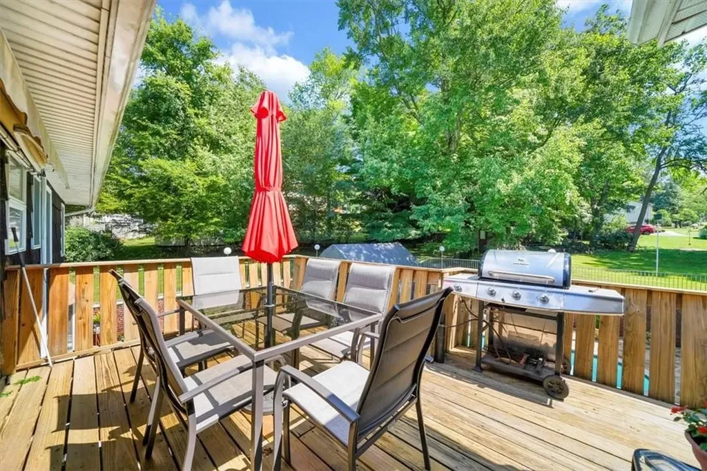 2 Aura Drive Valley Cottage NY 10989
