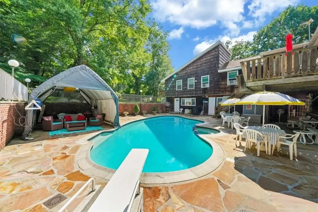 2 Aura Drive Valley Cottage NY 10989