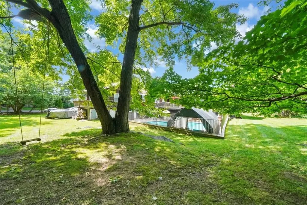 2 Aura Drive Valley Cottage NY 10989