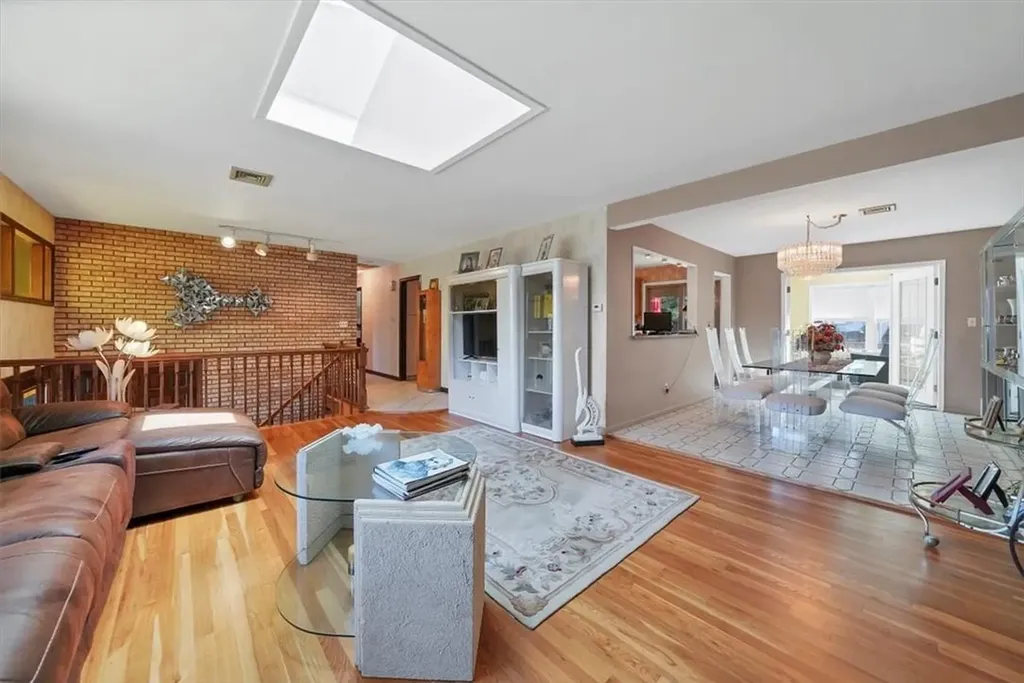 2 Aura Drive Valley Cottage NY 10989