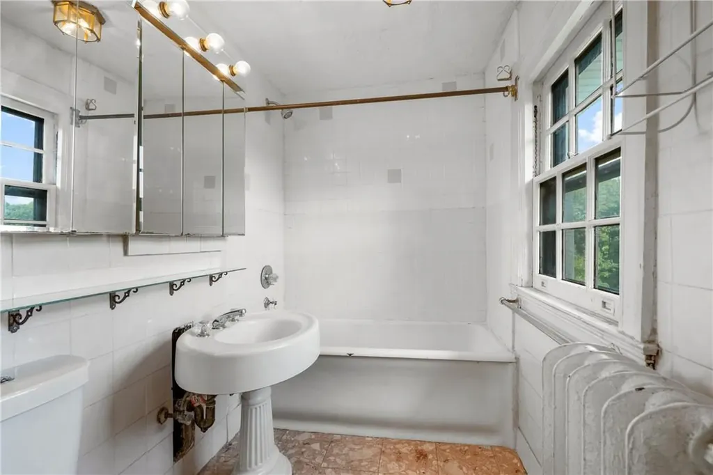 22 Edgecliff Terrace Yonkers NY 10705