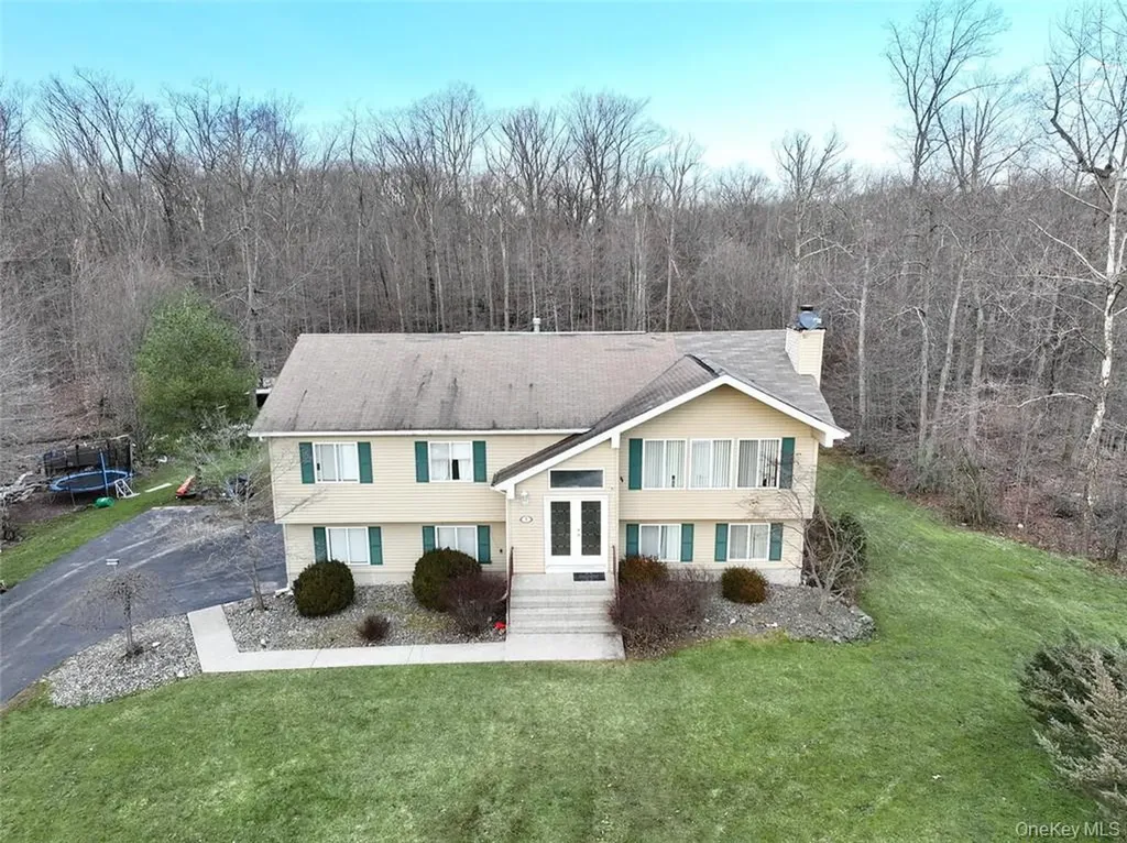 9 Aron Court Spring Valley NY 10977