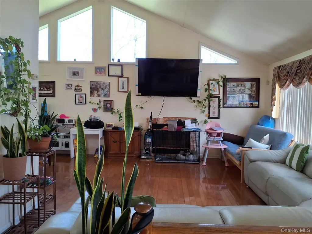 9 Aron Court Spring Valley NY 10977