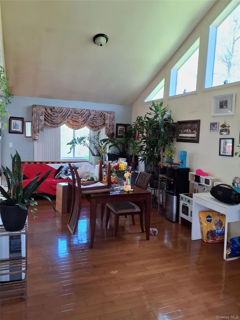9 Aron Court Spring Valley NY 10977