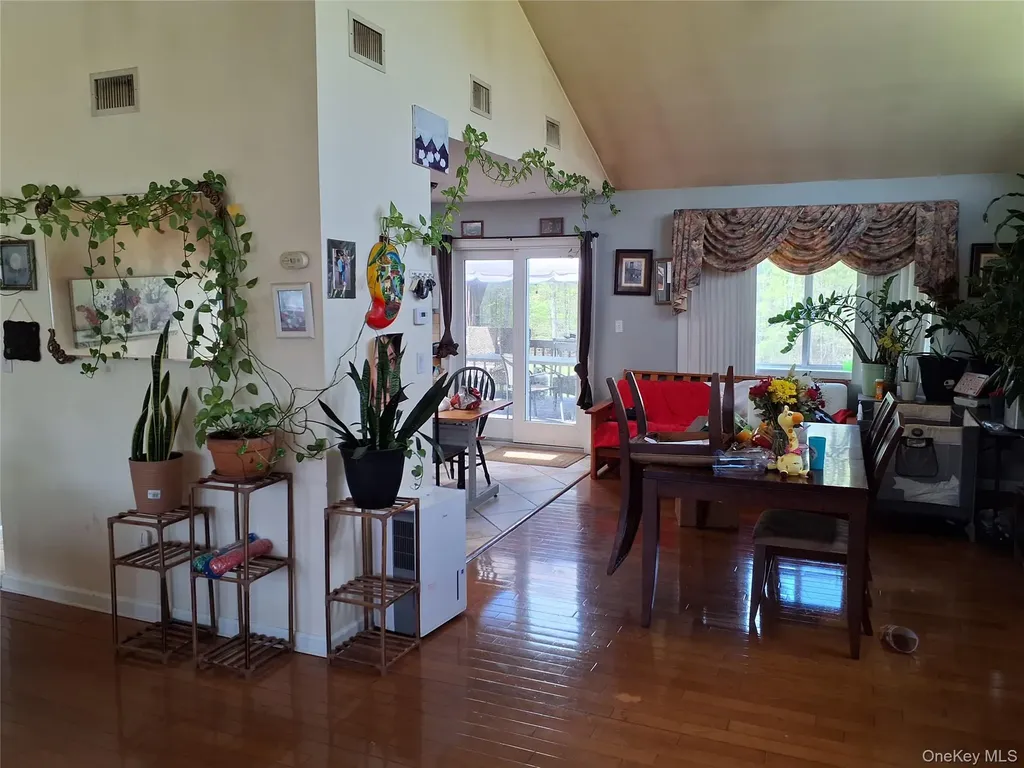 9 Aron Court Spring Valley NY 10977