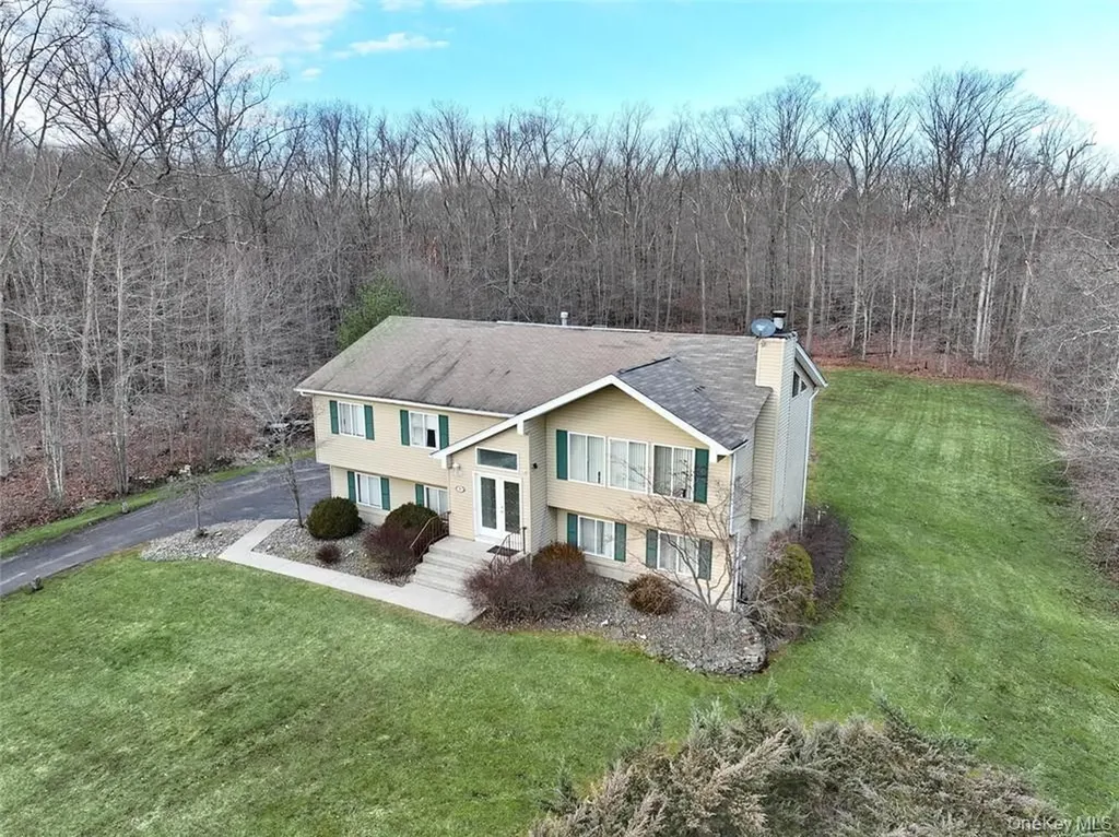 9 Aron Court Spring Valley NY 10977