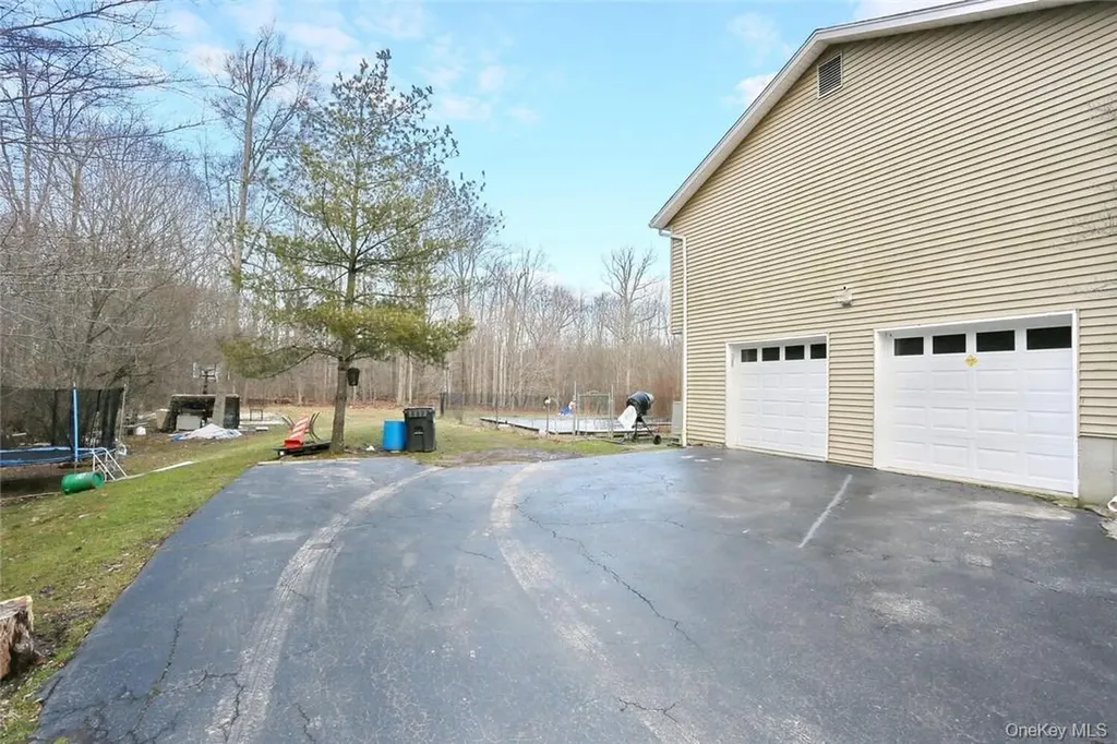 9 Aron Court Spring Valley NY 10977