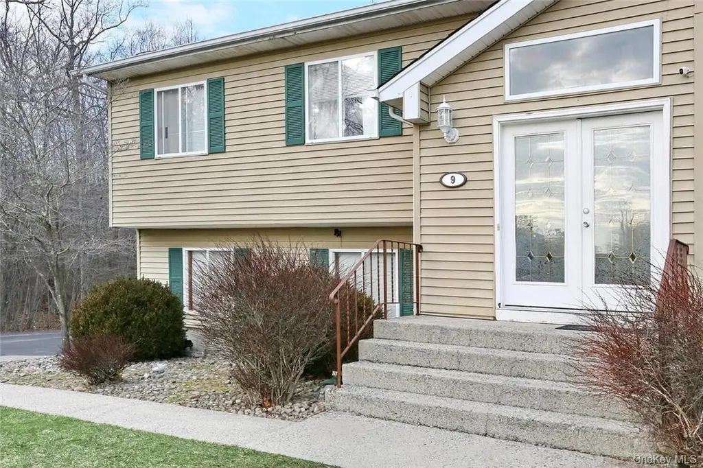 9 Aron Court Spring Valley NY 10977