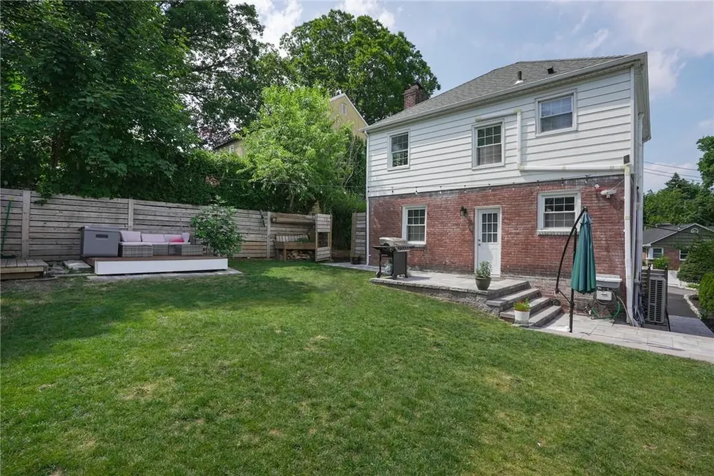 9 Aka 11 Regent Place Yonkers NY 10710