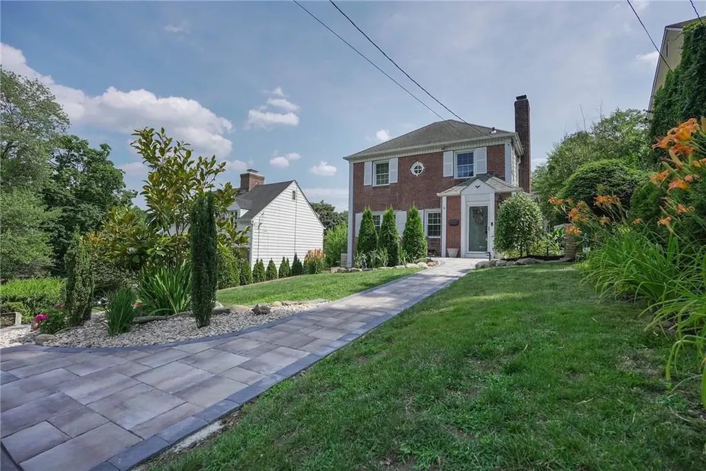 9 Aka 11 Regent Place Yonkers NY 10710