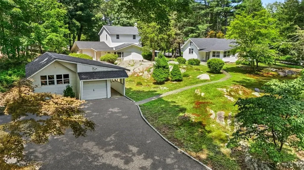 1658 Amazon Road Mohegan Lake NY 10547