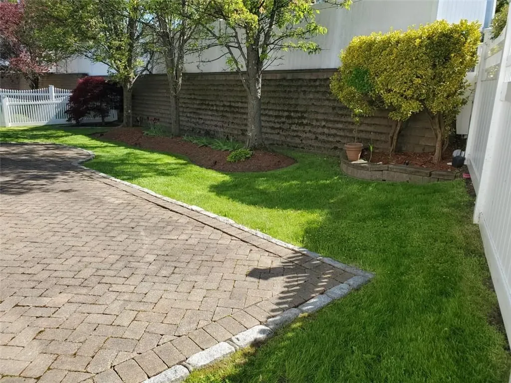 86 Legacy Circle White Plains NY 10603