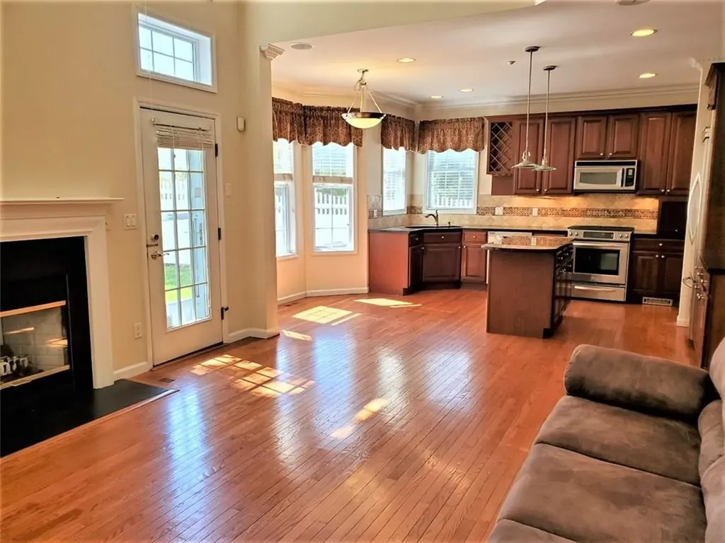 86 Legacy Circle White Plains NY 10603
