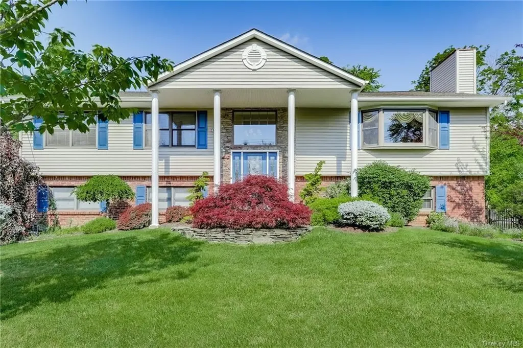 43 Cragmere Road Airmont NY 10901