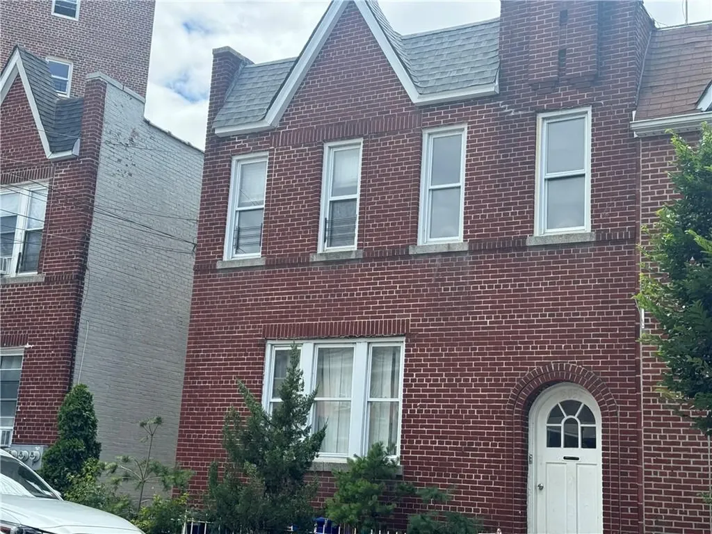 2039 Continental Avenue Bronx NY 10461