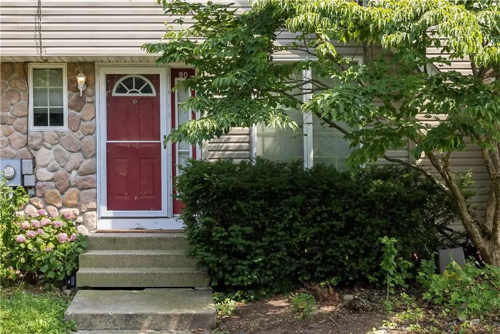 90 Roundtree Court Beacon NY 12508