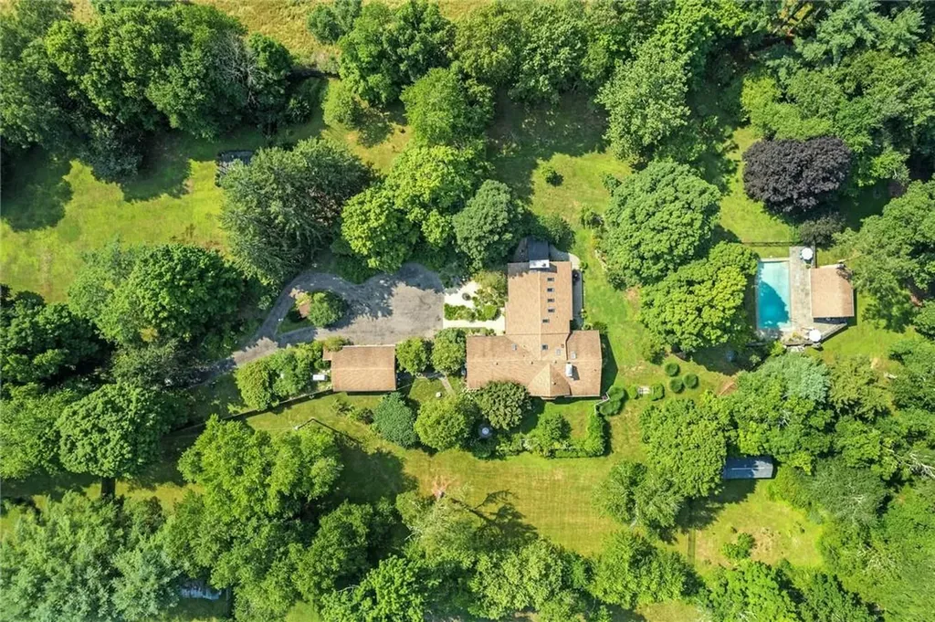 1 E Field Drive Bedford NY 10506