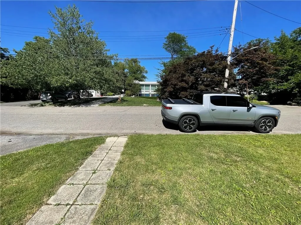 76 Echo Bay Drive New Rochelle NY 10805